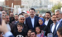 Bakan Kurum  deprem konutlarını inceledi