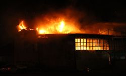 Hatay'da sanayi sitesinde yangın çıktı!