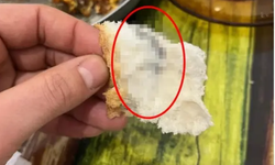 Bu kadarına da pes! Fırından alınan ekmeğin içinden bakın ne çıktı!