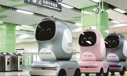 Robotlar tek başlarına metroya biniyor, kuryelik yapıyor