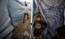 Çadırları yine sular altında kalan Filistinliler prefabrik ev istiyor!