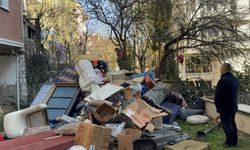 Bir evden 10 kamyon çöp çıkarıldı