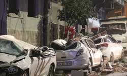 İstanbul'da bir bina kısmen çöktü: 3 araç kullanılamaz hale geldi