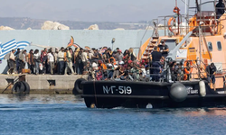 Ada açıklarında yüzlerce düzensiz göçmen kurtarıldı!