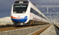 Yolcu treninin çarptığı kişi hayatını kaybetti