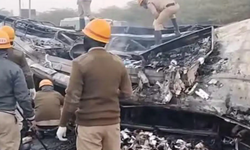 Hindistan'da kamyon ile yolcu otobüsü çarpıştı: 9 ölü, 21 yaralı