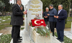 HÜDA PAR İstanbul İl Başkanı Eşin'den Mehmet Âkif Ersoy'un kabrine ziyaret
