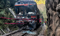 Trenler kafa kafaya çarpıştı: 1 ölü, 40’tan fazla yaralı