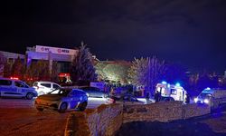 Fabrikada yangın: 16 işçi dumandan etkilendi