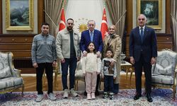 Cumhurbaşkanı Erdoğan, Filistinli şehit Hind Rajab’ın ailesiyle bir araya geldi!