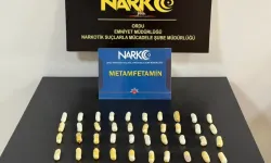 Midesinde 407 gram uyuşturucuyla yakalandı!