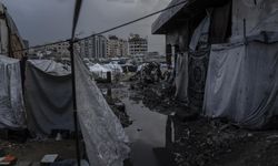 Gazze'deki çadır kampları sel sularıyla doldu