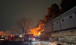 İstanbul'da fabrika yangını! Bölgede peş peşe patlama sesleri