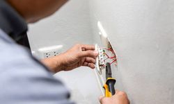 Adana 8 Aralık'ta karanlığa gömülecek! Adananın ilçelerinde onlarca mahallede elektrik kesintisi olacak..