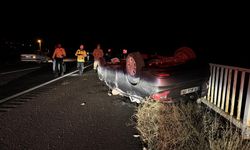 Otomobil devrildi: 5 yaralı