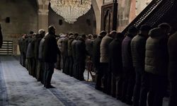 Hür Gençler sabah namazında bir araya geldi!