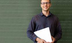 İtibar Kaybının Gölgesinde Kalan Kutsal Meslek: Öğretmenlik