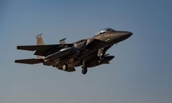 ABD savaş uçakları Venezuela üzerinde