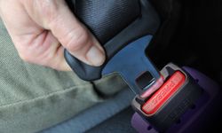 Emniyet kemerleri kendiliğinden açılıyor: Yüz binlerce araç geri çağrıldı