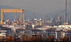 Tuzla'da tersanede gemi yangını