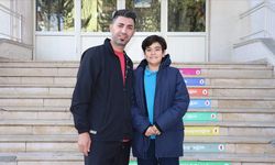 Nefes borusuna mandalina kaçan öğrenciyi öğretmeni Heimlich manevrasıyla kurtardı