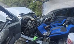 Otomobilin üzerine kaya parçası düştü: 5 yaralı