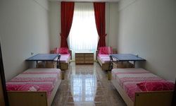 Yurda saatinde dönmeyene aile bildirimi: Kadınlar korunsun ama kural olmasın mı?