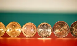 Bir ülke daha euroya geçti