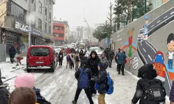 16 Ocak yarın okullar yarım gün mü? Karneler saat kaçta dağıtılacak?