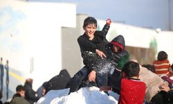 Kar yağmayınca kamyonla getirdiler