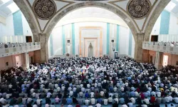 Bugünün cuma hutbesi! İki Dünyanın huzuru Namaz