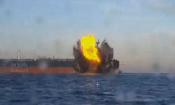 Karadeniz'de iki gemi vuruldu