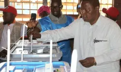 Orta Afrika Cumhuriyeti’nde Touadera yeniden devlet başkanı seçildi!