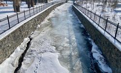 Ardahan'da kanallar ve ırmaklar dondu