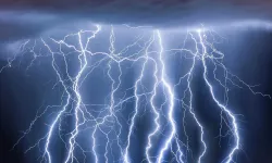 Yıldırım çarptı 9 kişi öldü, 6 kişi de yaralandı