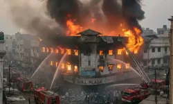 Pakistan'daki AVM yangınında ölü sayısı yükseldi!