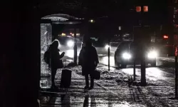 Berlin'de on binlerce kişinin günlerdir elektriksiz yaşıyor