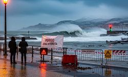 Portekiz'de şiddeti hava şartları: Can kayıpları var!