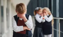 Diziler akran zorbalığını ve çeteleşmeyi besliyor