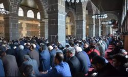 Cuma günü okunacak dualar ve zikirler! Cuma günü duaların kabul edildiği saat!