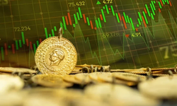 Trump'ın hamleleri piyasaları altüst etti: Sarı maden rekor üstüne rekor kırıyor! İşte en son altın rakamları..