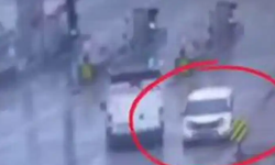 Ters yönde ilerleyen sürücüye ceza! İşte o anlar..