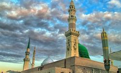 Ezan okunurken namaz kılınır mı?