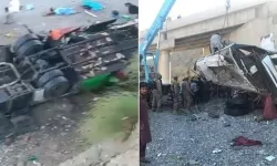 Pakistan'ın 2 eyaletinde feci kaza!