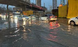 İzmir'de caddeler göle döndü!