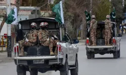 Pakistan'da 12 militan etkisiz hale getirildi!