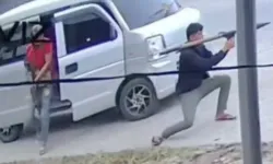 Belediye başkanının aracına roketli saldırı kameralara yansıdı