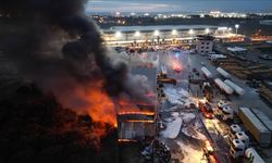 Lastik deposunda yangın!