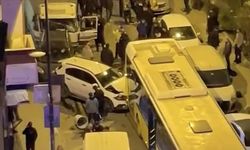Kontrolden çıkan kamyonet 4 araç ile İETT otobüsüne çarptı