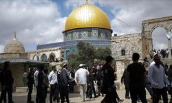 Siyonistler Mescid-i Aksa avlusunda ayin yaptı!